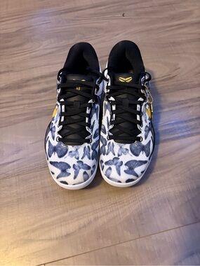Nike Kobe 8 ‘Mambacita” Brand NWT in Black, White and Gold butterfly